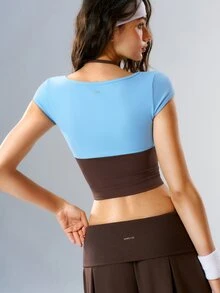 VARSIVA 女款運動機能上衣 2合1短袖掛脖領T恤，適合日常穿著與健身 - 彩色 - 查看 8