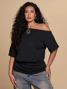 SHEIN BAE CURVE 大尺碼女款黑色休閒不對稱肩百搭T恤 - 黑色 - 查看 7