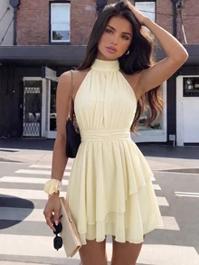 SHEIN PariChic 女款春夏優雅浪漫粉色掛脖式不對稱下擺飄逸雪紡收腰短洋裝，適合約會、度假、日常穿著、生日派對、婚禮賓客，溫柔俏皮風格 - 米色 - 查看 4
