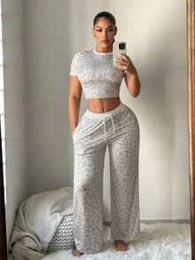 SHEIN SXY 性感休閒白色印花短袖短版T恤與抽繩腰長褲兩件套居家日常夏季套裝 - 彩色 - 查看 5