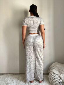 SHEIN SXY 性感休閒白色印花短袖短版T恤與抽繩腰長褲兩件套居家日常夏季套裝 - 彩色 - 查看 3