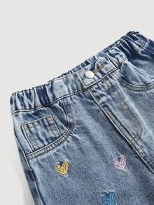 SHEIN 女童彩色愛心刺繡少女圖案淺藍色牛仔寬鬆長褲 - 淺色水洗藍 - 查看 5