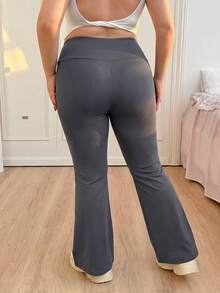 CovetEZ Plus Size Solid Flare Leg Spring Yoga Pants - Dark Grey - View 2