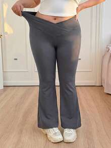CovetEZ Plus Size Solid Flare Leg Spring Yoga Pants - Dark Grey - View 3