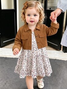 SHEIN 2件組幼女燈芯絨夾克洋裝，甜美復古可愛仙女風，棕色與白色碎花層次設計，長袖翻領，標準版型，適合拍照，秋季穿著 - 卡其色 - 查看 4
