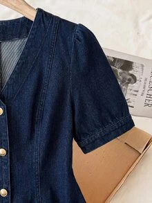 SHEIN MOD فستان جينز نسائي متعدد الاستخدامات بياقة على شكل حرف V وأكمام قصيرة وأزرار أمامية - الأزرق - مشاهدة 3