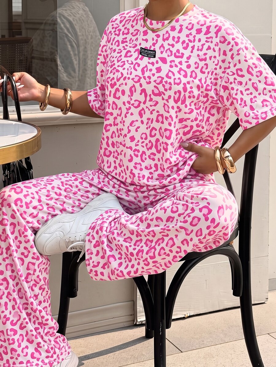 SHEIN EZwear 豹紋大尺碼女款休閒兩件套 T恤與長褲,白色夏季正式度假風 - 淺粉色 - 查看 1