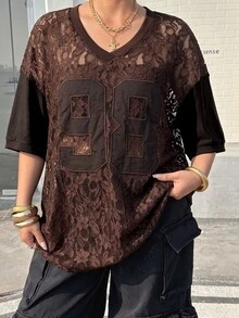 Muchica 棕色休閒大尺碼女款對比蕾絲數字刺繡T恤 - 棕色 - 查看 1