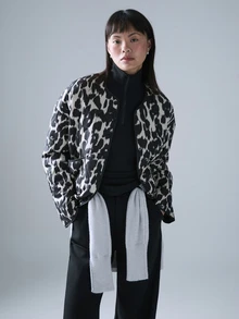 STILLVEA. 休閒百搭豹紋圓領寬鬆長袖女款填充外套，秋冬西式復古獵豹印花 - 彩色 - 查看 1