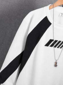SHEIN 青少年男孩冬季街頭風休閒拼接撞色刺繡圓領寬鬆套頭抓絨衛衣，適合秋季校園、運動與日常穿著 - 白色 - 查看 5