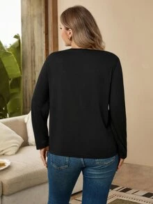 EMERY ROSE Camiseta casual de manga larga con cuello en V y decoración de botones para mujer talla grande, primavera y verano - Negro - Ver 2