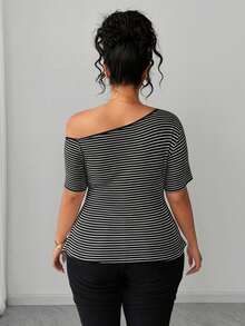 Elenzga Camiseta ajustada con diseño asimétrico y fruncido a rayas para mujer de talla grande, adecuada para uso diario, citas casuales, trabajo/traslados, vacaciones/salidas - Blanco y Negro - Ver 4