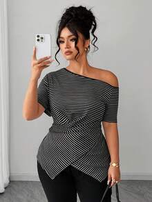 Elenzga Camiseta ajustada con diseño asimétrico y fruncido a rayas para mujer de talla grande, adecuada para uso diario, citas casuales, trabajo/traslados, vacaciones/salidas - Blanco y Negro - Ver 6