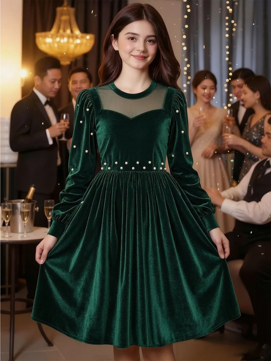 少女優雅綠色天鵝絨洋裝，秋季穿著，透視領口公主裙，珍珠飾邊，柔軟保暖喇叭裙，四季適用，生日秋季冬季服飾