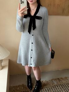 Bijouette Autumn Plus Size Bowknot Knit Dress, Square Neck Heart Button Waist-Cinching Slimming A-Line Mini Dress - Grey - View 5