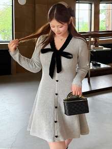 Bijouette Autumn Plus Size Bowknot Knit Dress, Square Neck Heart Button Waist-Cinching Slimming A-Line Mini Dress - Grey - View 6