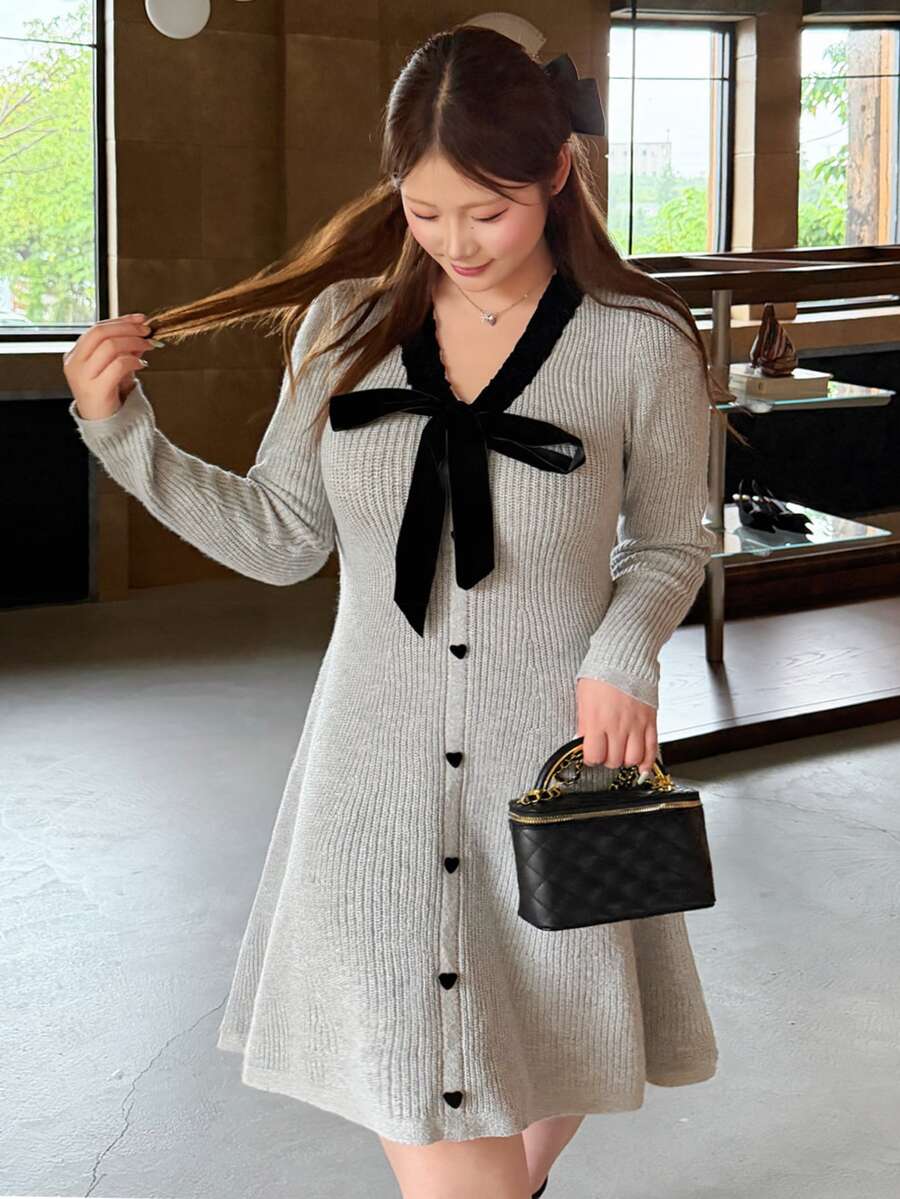 Bijouette Gaun Rajut Plus Size Musim Gugur dengan Pita, Leher Persegi, Kancing Hati, Gaun Mini A-Line yang Melangsingkan Pinggang untuk Musim Dingin - Grey - View 1