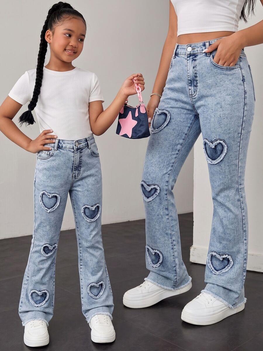 SHEIN 青少年女孩破洞愛心刺繡緊身牛仔褲,休閒 Y2K 可愛水洗淺藍色丹寧長褲,適合夏季校園派對與秋季穿搭 - 淺色水洗藍 - 查看 1