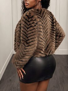 BamGleam 女士时尚优雅仿皮草短款夹克，复古硬币图案，秋冬 - 棕色 - 查看 2