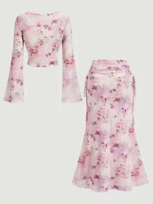 SHEIN MOD مجموعة توب قصير برباط أمامي بطبعة فراشات وزهور & تنورة بحافة حورية البحر - وردي - مشاهدة 4