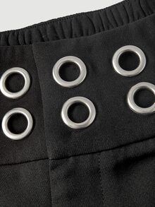 SHEIN MOD Celana Pendek Hitam Berpinggang Tinggi Serbaguna untuk Wanita, Dihiasi dengan Grommet Perak, Gaya Sehari-hari, Celana Pendek Grommet, Celana Pendek Hitam, Pakaian Halloween - Hitam - View 7