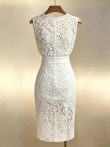 Franclia Gold-Plated Satin Sleeveless Waist-Cinching Slit Mid-Length Dress - Beige - View 2