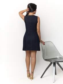 Dania Mndz Shop 女式无袖前扣收腰牛仔迷你连衣裙，休闲夏季，无袖牛仔迷你连衣裙纽扣前部设计夏季休闲时尚修身优雅风格个性单品，做旧风格，商务休闲女装，秋季服装，返校，商务休闲女装，办公室着装，外出装，女士教师装 - 深色水洗藍 - 查看 2