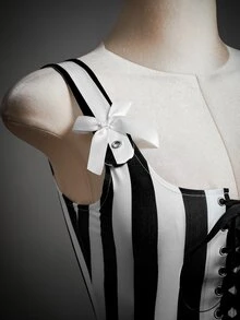 SHEIN ICON 女款黑白條紋修身綁帶性感背心，萬聖節女性服裝，適合夜晚外出、夜店、夏季穿著 - 黑與白 - 查看 8