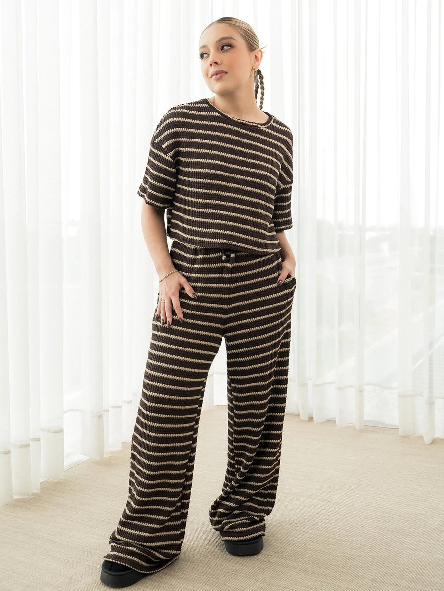 Dania Mndz Shop 女士夏季新款纹理条纹宽松短袖T恤和裤子套装 - 棕色 - 查看 1