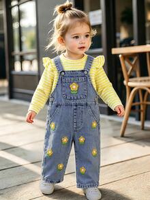 SHEIN Playful Pals 2件組女嬰可愛休閒日常春季刺繡花卉荷葉邊長袖上衣牛仔吊帶褲套裝 - 黃色 - 查看 2