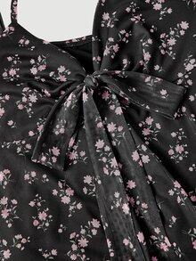 SHEIN MOD 浪漫波希米亞風可愛花卉蝴蝶結細肩帶背心上衣 度假風 黑粉配色 夏季萬聖節裝扮 返校季校園早午餐穿搭 - 彩色 - 查看 6