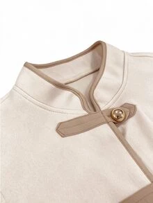 GlowEve CURVE Jaket Pendek Longgar Kerah Tegak Kancing Katak Warna Beige untuk Wanita Ukuran Plus, Model Terbaru Musim Gugur/Dingin - Aprikot - View 4
