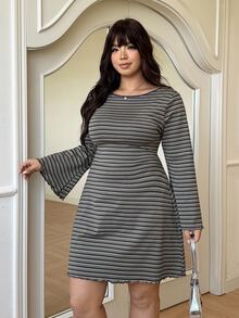 GalTyme 大尺碼女款條紋圓領喇叭袖休閒洋裝 - 彩色 - 查看 3