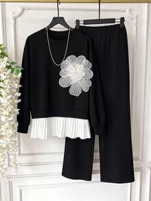 SHEIN LUNE CURVE Plus Floral Decor Contrast Pleated Hem Sweatshirt & Pants Fall - Black and White - View 1
