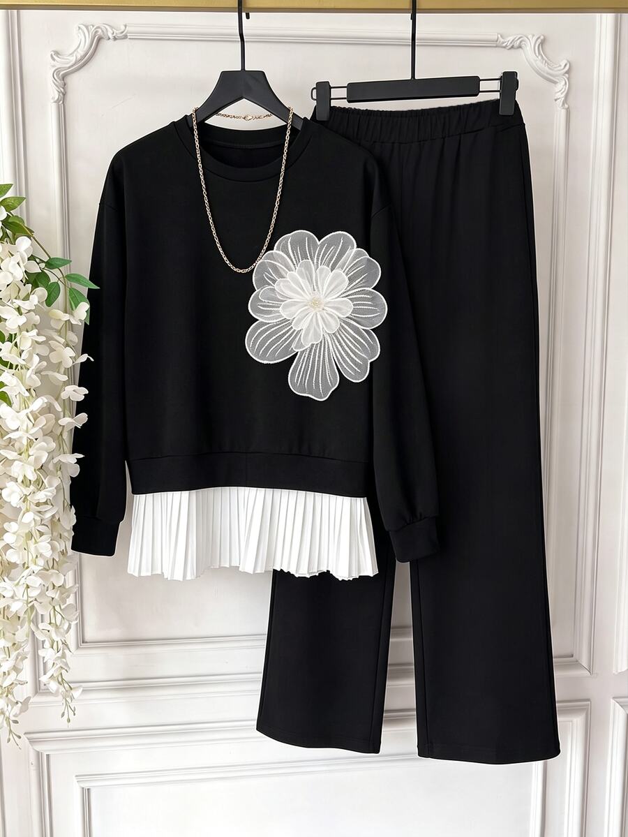 SHEIN LUNE CURVE Plus Floral Decor Contrast Pleated Hem Sweatshirt & Pants Fall - Black and White - View 1