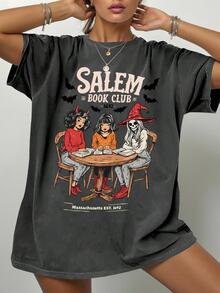 DrmWander 女款 Salem Book Club 圖案圓領短袖 T 恤，復古女巫骷髏蝙蝠印花落肩寬鬆休閒上衣，萬聖節復古 Y2K 風格 - 深灰色 - 查看 3