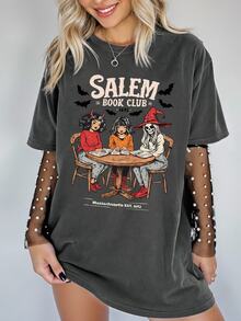 DrmWander 女款 Salem Book Club 圖案圓領短袖 T 恤，復古女巫骷髏蝙蝠印花落肩寬鬆休閒上衣，萬聖節復古 Y2K 風格 - 深灰色 - 查看 8