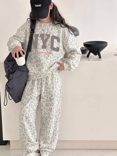 SHEIN High Street Style Grey Tones, Fashionable Leopard Print Sports Colorblock NYC Letter Graphic, Young Girls Casual Soft Comfortable Loose Crew Neck Pullover Sweatshirt & Jogger Pants 2 Pieces Set, Suitable For Autumn/Winter Daily Wear, Sports, Outings, Back To School, Music Festivals, American High Street, Sweet Cool Lazy, Relaxed Fashion