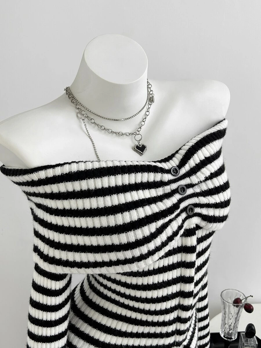 Elamini Sweater Off-Shoulder Bergaris Kancing Gaya Jalanan Korea untuk Wanita - Hitam dan Putih - View 1