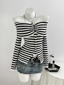 Elamini Sweater Off-Shoulder Bergaris Kancing Gaya Jalanan Korea untuk Wanita - Hitam dan Putih - View 3