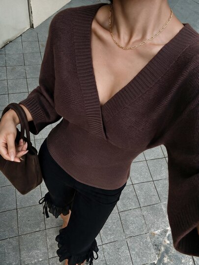 Autumina Women's Autumn/Winter Solid Color Deep V-Neck Cross Batwing Sleeve Cinched Waist Slim Fit Vintage Versatile Knit Top