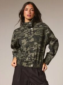 Athîral Denim 女款迷彩休閒百搭寬鬆立領長袖酷感牛仔夾克，牛仔女孩穿搭，秋冬街頭酷感造型 - 軍綠色 - 查看 4