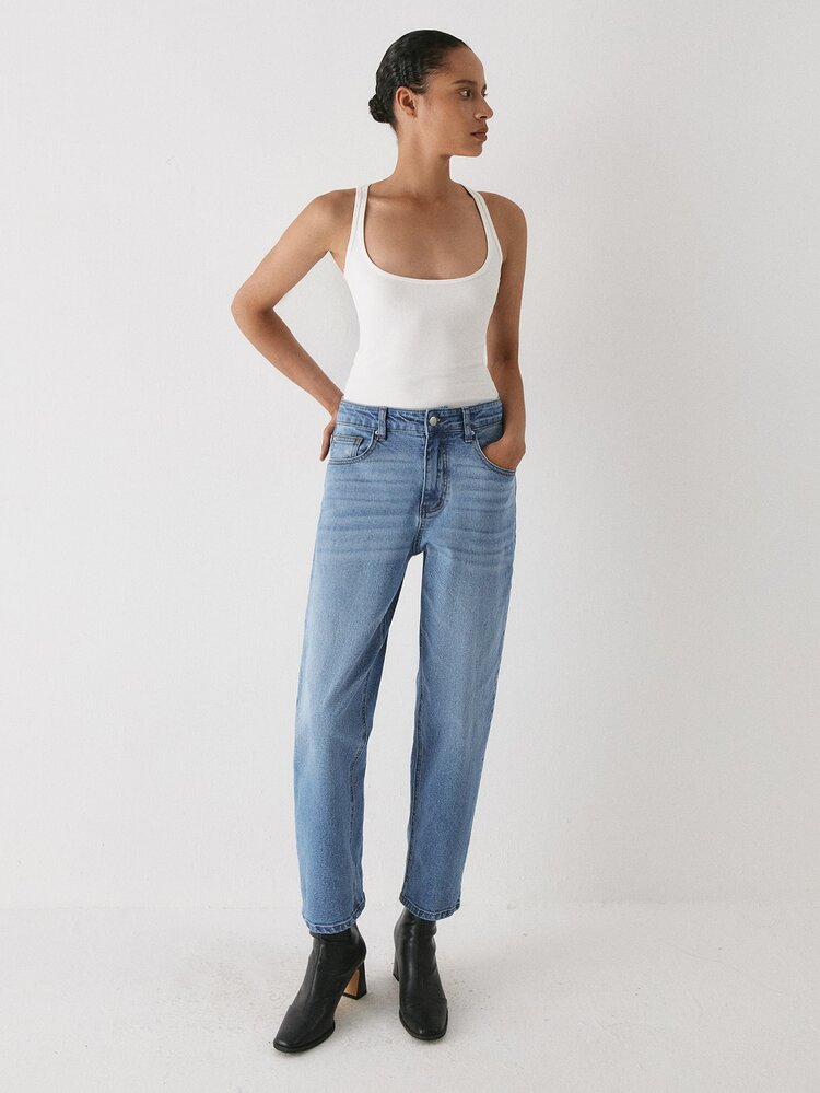YARNWELL Women's Fashion Low Waist Slightly Stretchy Cat Whisker Wash Denim Jeans - Medium Wash - View 6
