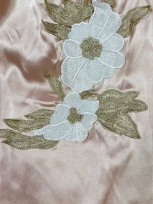 Balvessa 女款花卉刺繡圖案V領休閒優雅百搭日常穿搭上衣 白色花卉夏季婚禮約會晚餐 - 香檳色 - 查看 5