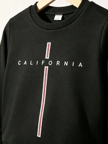 SHEIN Conjunto de ropa de 2 piezas para niños pequeños con sudadera negra de cuello redondo con gráfico de letra cruzada de California y jeans de mezclilla, conjunto de ropa de otoño - Negro - Ver 4