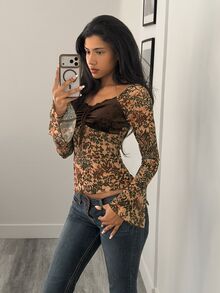 SHEIN Jeanoir Camiseta de mujer con estampado vintage, bloques de color en malla, cuello cuadrado y mangas acampanadas, top ajustado sexy y versátil que estiliza la figura para primavera y otoño, multicolor - Multicolor - Ver 3