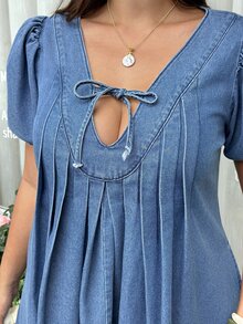 GalTyme Gaun Denim Lipit Lengan Pendek dengan Ikatan Depan untuk Wanita Ukuran Plus - Biru - View 8