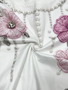 Franclia [全印花設計] 夏日氛圍女款時尚百搭花卉數位印花修身短袖T恤，高級女款全印花花卉珍珠印花T恤，仿刺繡花卉T恤，仿珍珠T恤 - 淺粉色 - 查看 4