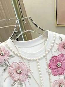 Franclia [全印花設計] 夏日氛圍女款時尚百搭花卉數位印花修身短袖T恤，高級女款全印花花卉珍珠印花T恤，仿刺繡花卉T恤，仿珍珠T恤 - 淺粉色 - 查看 7