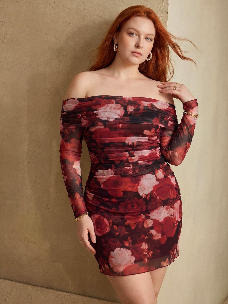 MOTF PREMIUM Gaun Bodycon Ukuran Plus Romantis Seksi Gaya Prancis Warna Mawar dengan Bahu Terbuka, Detail Kerut di Pinggang, Cocok untuk Pesta Malam Musim Gugur, Warna Hitam - Merah - View 1